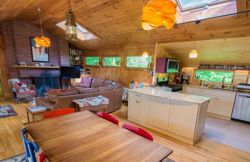 Chocorua Cabin | Chocorua Lake * Private Swimming Area * Dog Friendly * Hot Tub