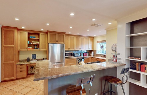 Healdsburg House | Choice Getaway w/Private Hot Tub - Near Wineries, Dining, Outdoor Activities