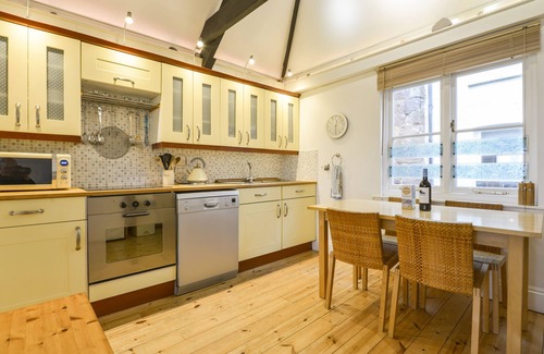 Kingsand Cottage | CHOUGH COTTAGE, pet friendly in Kingsand And Cawsand