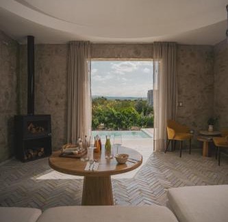 Ugarteche Hotel | Chozos Resort