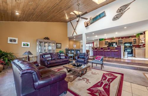 Ruidoso House | Christi and Dons Nuthouse