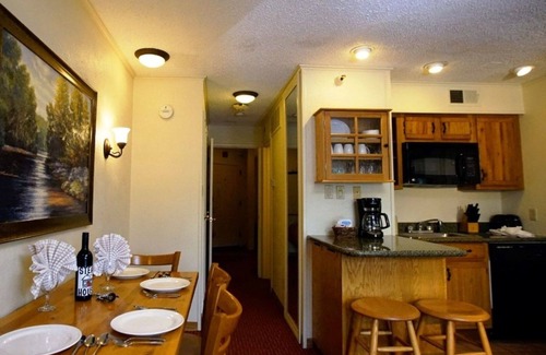 Avon Apartment | Christie Lodge - Beaver Creek/Vail - 1 BR - sleeps four, 4-7 nights - 2/17-24