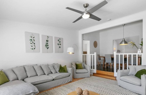 Christies Beach House | Christies Beach Cottage by Wine Coast Holidays - Perfect for 2 or 3 couples and 2 kids – Only a 10 min walk to the from beach