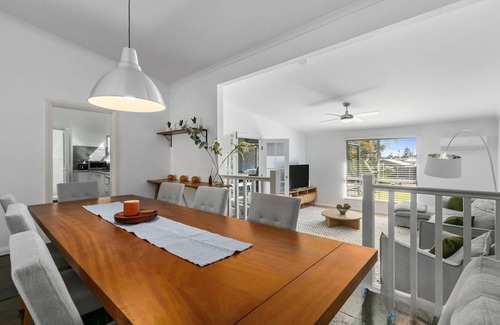 Christies Beach Apartment | Christies Garden A Beachside Entertainers Gem