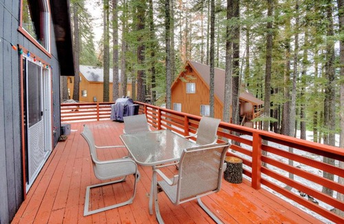 Yosemite West House | Christmas Cabin