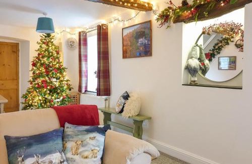 Cheddar House | Christmas Cottage