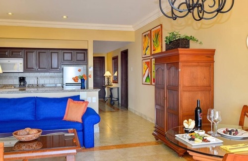 Paraiso Escondido Apartment | Christmas in Cabo Luxury Presidential Suite Sleeps 8 2 Baths Oceanfront Resort