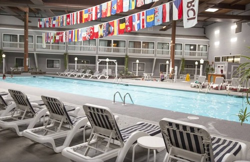 West Yarmouth Condo | Christmas On Cape Cod - Cove At Yarmouth - 1BR With Kitchenette