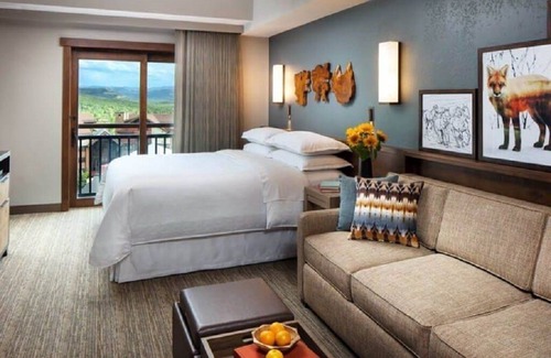 Steamboat Springs Resort | Christmas Week at Ski-in Ski-out Luxury Resort