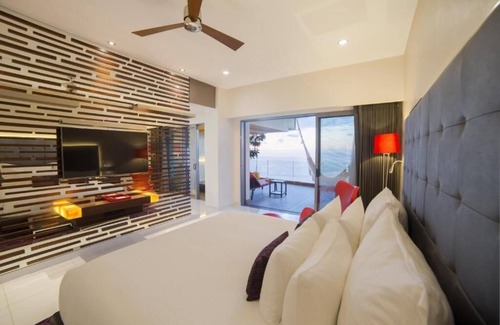 Conchas Chinas Resort | Christmas week at Garza Blanca luxury resort: 2-bdrm Beachfront suite in PV.