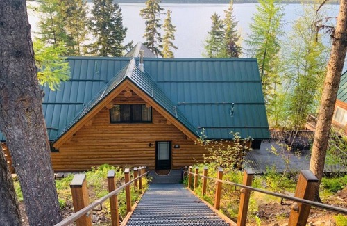 Kalispell House | Christy's Cottage, Waterfront w/slide & Ice Shanty