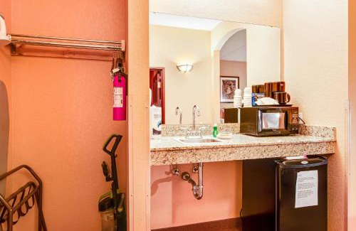 Wisconsin Dells Hotel | Chula Vista Condo 2249