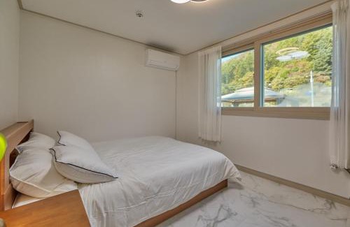Chuncheon House | Chuncheon Soopsog Jageun Jib Pension