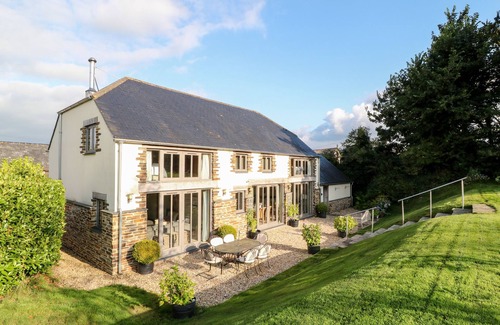 Broadwoodkelly Cottage | CHURCH BARN, pet friendly, character holiday cottage in North Tawton