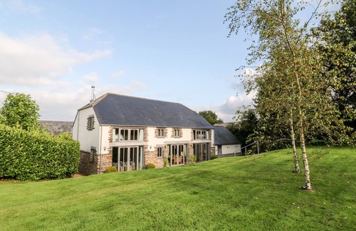 Broadwoodkelly Cottage | CHURCH BARN, pet friendly, character holiday cottage in North Tawton
