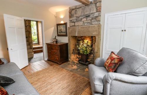 Bakewell House | Church Cottage