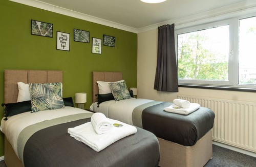 Wyken House | Church Lane - Spacious home with parking in Coventry