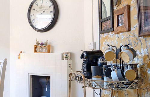 Emsworth Cottage | Church Path - a town house that sleeps 6 guests in 2 bedrooms plus sofa bed