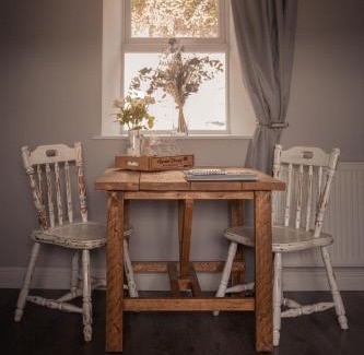 Pentrefelin House | Church St Cottage