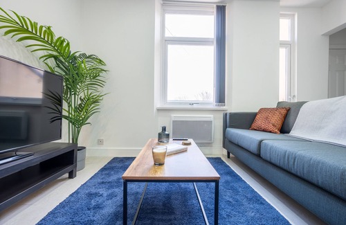 Newport Apartment | Church View 4 by Tŷ SA - Free parking