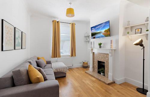 Exeter House | Church View by Staytor Accommodation