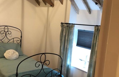Sleaford House | Church View Cottage, Ewerby