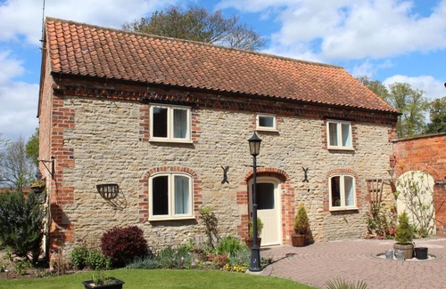 Sleaford House | Church View Cottage, Ewerby