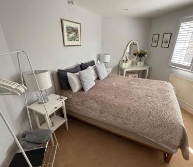 Chipping Campden House | Church View