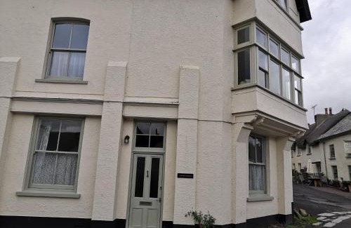 Drewsteignton House | Church View House