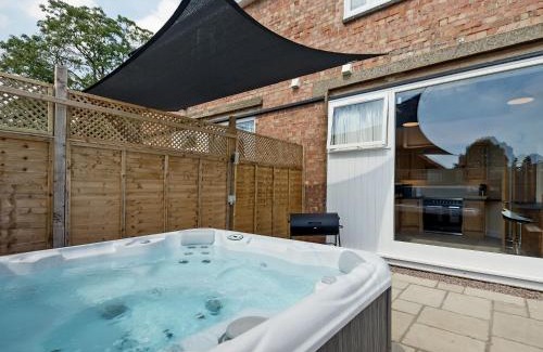 Wainfleet All Saints House | Church View - Ukc2302
