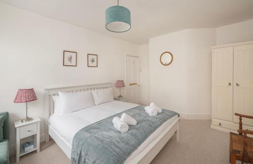 Combe Down House | Churchill House - Two Bedrooms - Street Parking - Garden