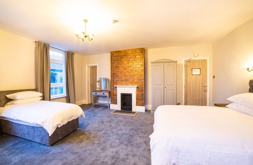 Wombwell Hotel | Churchill's Hotel