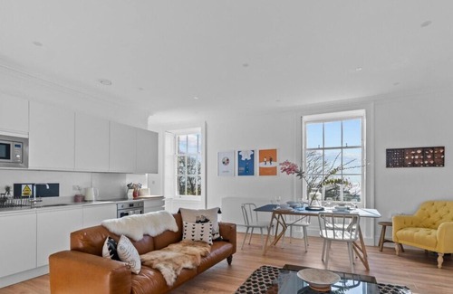 Devonport Apartment | Churchill's Residence By Pureserviced