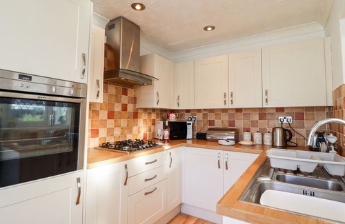 St George Cottage | CHY BEAN, country holiday cottage, with a garden in Abergele