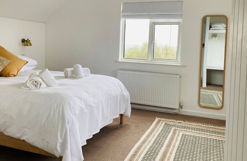 Trenance House | CHY DEWETHA, pet friendly, character holiday cottage in Mawgan Porth