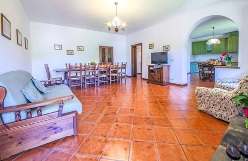 Lisciano Niccone Villa | Ciaramicola - Fourteen Bedroom Villa, Sleeps 28
