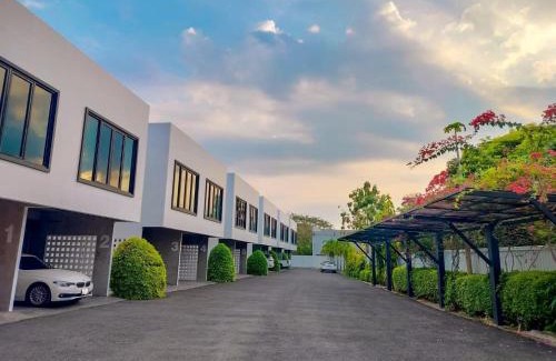 Pak Phraek Hotel | Cicada Hotel Kanchanaburi