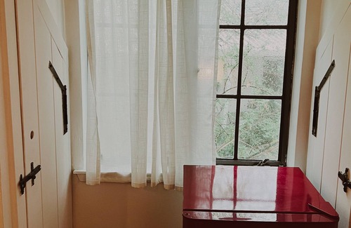 Beachwood Canyon House | Cici Hollywood Bungalow