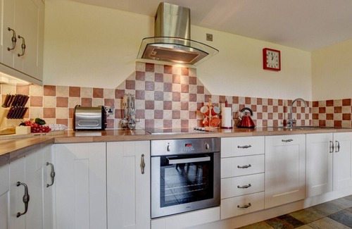 Tiverton House | Cider Pound - Two Bedroom Cottage, Sleeps 4