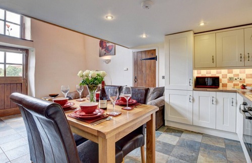 Tiverton House | Cider Pound - Two Bedroom Cottage, Sleeps 4