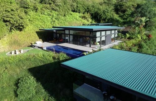 Savegre House | Cielo Rojo