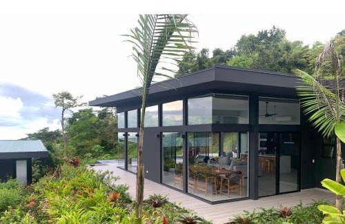 Savegre House | Cielo Rojo