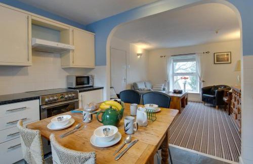 Tan-y-groes Apartment | Cilie Tresaith