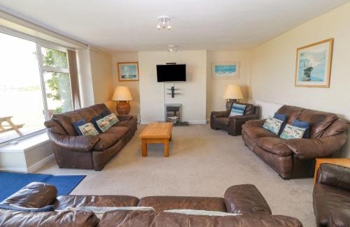 Bwlchtocyn House | Cim Canol