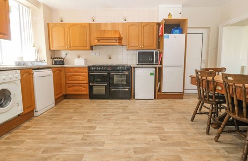 Bwlchtocyn Cottage | CIM CANOL, pet friendly, character holiday cottage in Abersoch