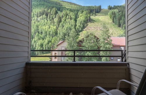 Telluride Cabin | Cimarron Lodge 33 by Avantstay Ski-in/ski-out Property in Complex w/ Two Hot Tubs!
