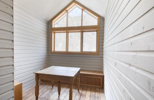Telluride House | Cimarron Lodge 7 by AvantStay Ski-InSki-Out Property in Complex w Two Hot Tubs