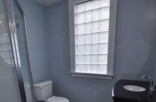Hyde Park Condo | Cincinnati Friends and Family House