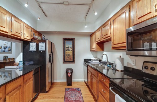 Mount Auburn House | Cincinnati Home, Patio w/Downtown Views!