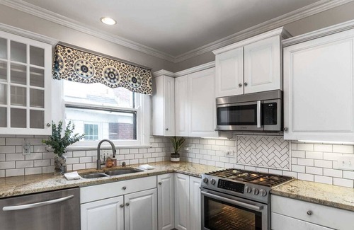 Hyde Park House | Cincy East Side Cottage, the best of Hyde Park